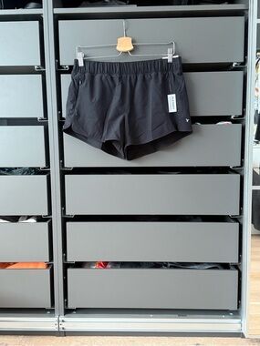 OLD NAVY Everyday Performance Women’s Black Running Shorts